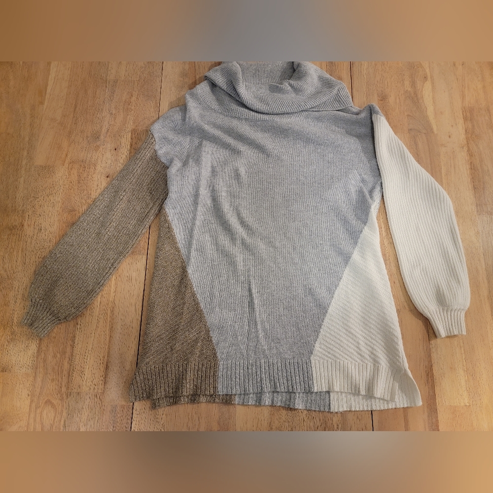 Maurices sweater size M